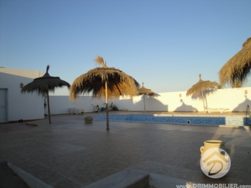 L 37 -                            Vente
                           Villa avec piscine Djerba